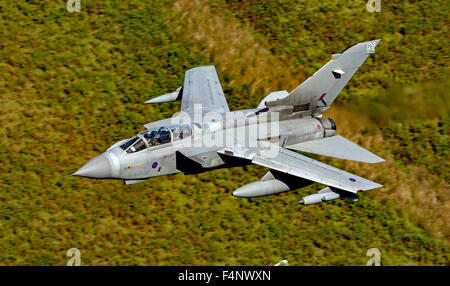 Panavia Tornado Gr4 de la RAF, à faible altitude Banque D'Images