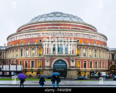 Royal Albert Hall, Londres, une salle de concert ouverte en 1871 par la reine Victoria à la mémoire de feu son mari, le Prince Albert. Banque D'Images