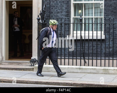 Boris Johnson, Maire de Londres,quitte numéro 10 Downing Street après avoir assisté à une réunion du cabinet Banque D'Images