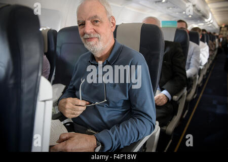 Bruxelles, Bxl, Belgique. 21 Oct, 2015. Jan Olbrycht Membre du Parlement européen (MPE) lors du conseil d'avion sur son chemin pour PPE Parti Populaire Européen à Madrit, Spainon 21.10.2015 par Wiktor Dabkowski © Wiktor Dabkowski/ZUMA/Alamy Fil Live News Banque D'Images