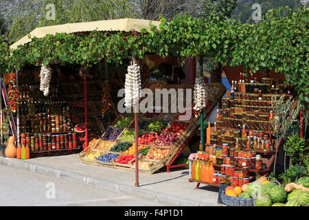 Vraiment un beau Fruit & Vegetable stall près de Ploce, Croatie Banque D'Images