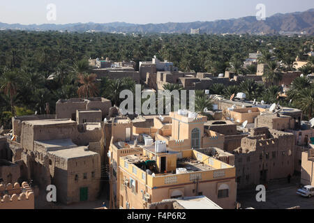 Nizwa est le centre de la Granny's niches de Heartland. L'oasis est située à la pointe sud de la montagne près de Hadschar Banque D'Images