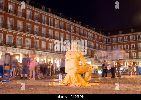 Espagne, Madrid, Plaza Mayor, artistes de rue Banque D'Images