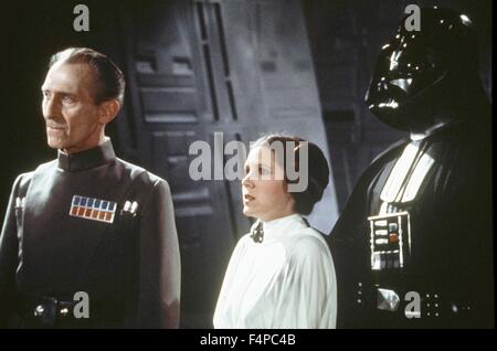 Peter Cushing, Carrie Fisher, David Prowse / Star Wars - Un Nouvel Espoir 1977 réalisé par George Lucas Banque D'Images