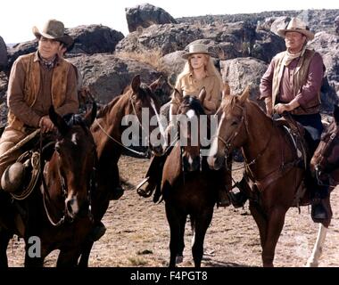 Ben Johnson, Ann-Margret et John Wayne / les voleurs de train / 1973 réalisé par Burt Kennedy Banque D'Images