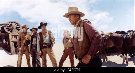 Ben Johnson, Christopher George, Rod Taylor, Ann-Margret et John Wayne / les voleurs de train / 1973 réalisé par Burt Kennedy Banque D'Images
