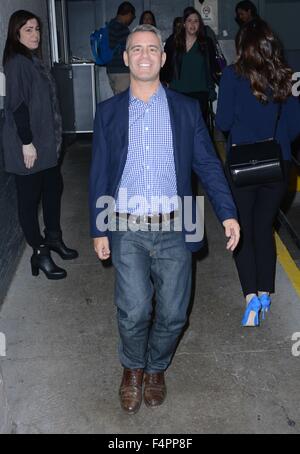 New York, NY, USA. 21 Oct, 2015. Andy Cohen dehors et environ pour la célébrité Candids - WED, New York, NY, le 21 octobre 2015. Credit : Derek Storm/Everett Collection/Alamy Live News Banque D'Images