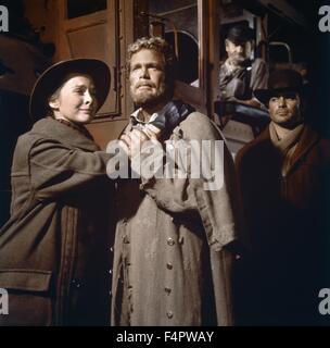 Rosemary Forsyth et Doug Mcclure / 1965 réalisé par Andrew V McLaglen [Universal Pictures] Banque D'Images