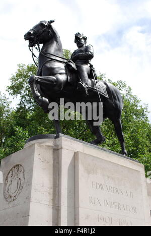 Edward VII statue de bronze au Waterloo Place, Londres, Angleterre Banque D'Images