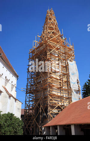 Travaux de rénovation de l'UNESCO World Heritage Site, église fortifiée de Darjiu, Allemand ou Ders Doersch, ville située dans la région Harghita Banque D'Images