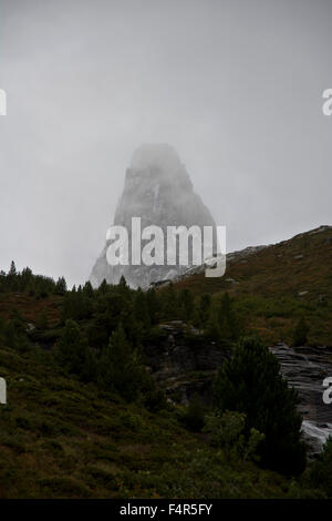 La Suisse, l'Europe, Grisons, Grisons, Vals, Länta, Zervreilahorn, Zervreila, montagne, brouillard, automne Banque D'Images