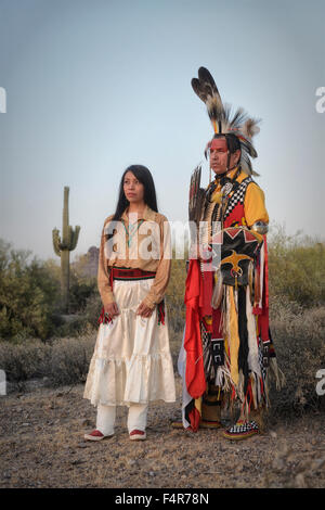 USA, United States, Amérique du Nord, l'Arizona, Indiens, Navajo, dîner, femme, beauté, Native, American, Lakota, traditionnelle, de la culture, de triba Banque D'Images