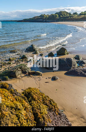 Lligwy Dulas plage entre et ans Traeth (ORA) , Isle of Anglesey, au nord du Pays de Galles, Royaume-Uni. Prise le 14 octobre 2015. Banque D'Images