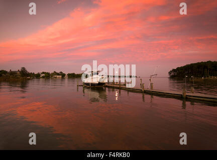 Coucher de soleil sur la rivière Choptank sur Tilghman Island, Talbot County Maryland USA Banque D'Images