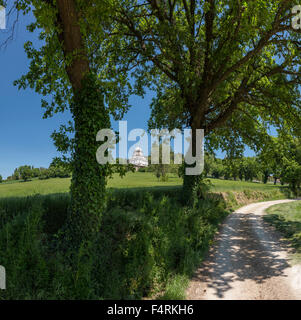 L'Italie, l'Europe, de l'Ombrie, Todi, paysage, forêt, bois, arbres, printemps, église, Parco Fluviale del Tevere, temple, Santa Maria dell Banque D'Images