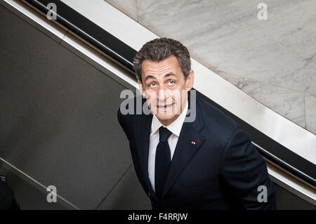 Madrid, Espagne, mdr. 22 octobre, 2015. L'ancien Premier ministre français Nicolas Sarkozy et le président du parti bénéficiait du large pendant le deuxième jour de PPE Parti Populaire européen responsable du Congrès américain à Madrit, Espagne le 22.10.2015 par Wiktor Dabkowski Wiktor Dabkowski/crédit : ZUMA Wire/Alamy Live News Banque D'Images