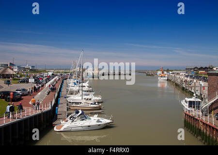 Port de Greetsiel, en Frise orientale, Basse-Saxe, Allemagne Banque D'Images