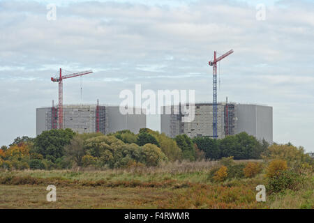 Centrale nucléaire de Bradwell, Essex, Royaume-Uni. 22 octobre 2015. L'un des premiers sites de Magnox génération a commencé en 1962 et la production a fermé en 2002. Maintenant en cours de déclassement, c'est l'un des 3 sites annoncés pour la construction de nouveaux réacteurs en grande partie financée par l'investissement chinois. Cette annonce a provoqué une grande manifestation locale, surtout de la part de résidents de Mersea Island qui n'est qu'à une courte distance à travers la pittoresque estuaire de Blackwater. Credit : Roger ashford/Alamy Live News Banque D'Images