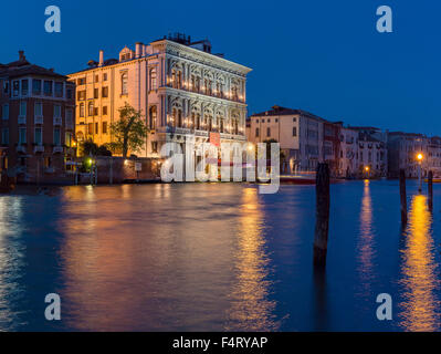 L'Italie, l'Europe, Venezia, Venice, Veneto, Casino, Canal Grande, village, l'eau, l'été, nuit, soir, Banque D'Images