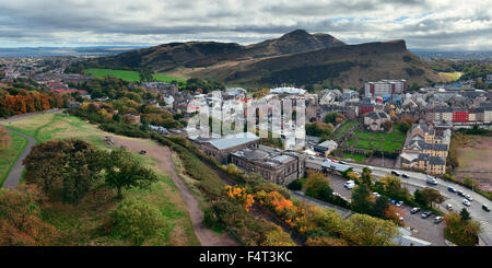 Edinburgh City skyline panorama vu de Calton Hill. United Kingdom. Banque D'Images