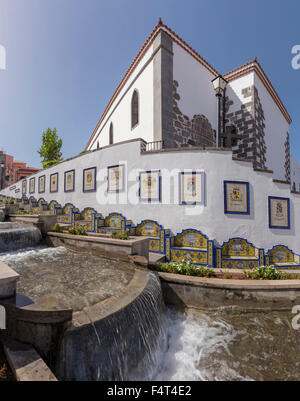 L'Espagne, l'Europe, Firgas, Gran Canaria, Îles Canaries, cascades, Paseo de Gran Canaria, Îles Canaries, ville, village, l'eau, su Banque D'Images