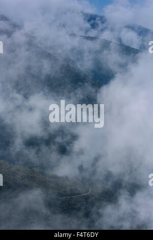 Amérique du Sud, Amérique latine, Pérou, parc national de Manu, vue de la forêt du nuage à la jungle amazonienne Banque D'Images