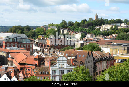 Vue depuis la tour de St Stephen's Church, dans le centre historique de la ville de Bristol. Banque D'Images