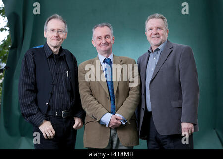 David Alexander (à gauche), Illustrator, John McShane (centre), l'auteur écossais et Jerry Brannigan, auteur écossais, à l'Edinburgh International Book Festival 2015. Édimbourg. 31 août 2015 Banque D'Images