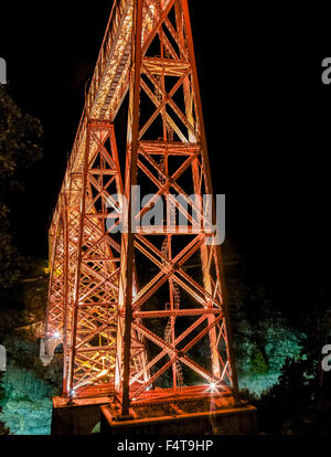 Viaduc de Garabit par Gustave Eiffel inaugurée 1885 : 565 m (1 854 ft) longueur Banque D'Images