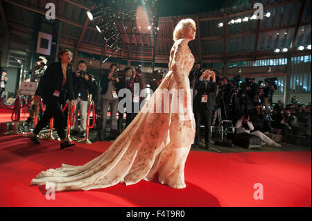 Une actrice Anglaise Helen Mirren assiste au tapis rouge de la réception d'ouverture du 28e Festival International du Film de Tokyo à Roppongi Hills Arena à Roppongi, Tokyo Japon jeudi 22 octobre 2015. Banque D'Images