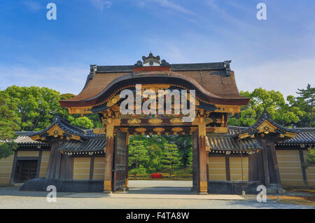 Le Japon, la ville de Kyoto, Château de Nijō, Palais Ninomaru, Kara-Mon Gate Banque D'Images