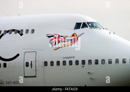 Virgin Atlantic Airways avion Boeing 747-41R G-vaste roulement au départ à l'Aéroport International de Manchester England UK Banque D'Images