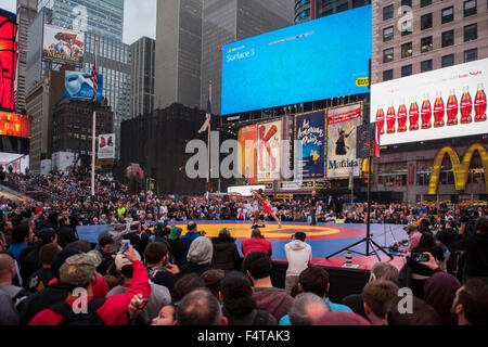 USA, la Côte Est, New York, Manhattan, Times Square, événement sportif Banque D'Images