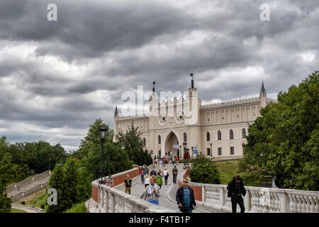 Ancien Château Royal du XII siècle dans la vieille ville de Lublin, vu du pont qui relie la Vieille Ville avec le Château de Lublin, Pologne Banque D'Images