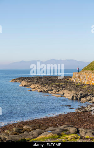 Marcher sur le sentier côtier Ayrshire, Troon, South Ayrshire, Écosse, Royaume-Uni Banque D'Images