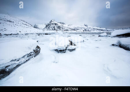 Montagnes, gust, squall, glace, banquise, littoral, paysage, paysage, mer, Lofoten, Norvège, au nord, la neige, Scandinavie, plage, mer, Banque D'Images