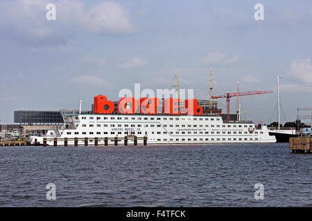 L'Amstel Botel à l'Oosterdok ( IJ Port NDSM quai à Amsterdam Nord pays-Bas ) Noordhollands Zeekanaal Amsterdam, pays-Bas, Néerlandais, Banque D'Images