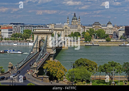 Mont Buda, Adam Clark, Clark Adam ter square, le Danube, le pont Szechenyi Lanchid, suspension Banque D'Images