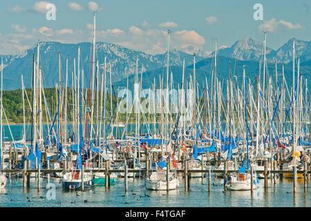 La Bavière, Allemagne, Haute-Bavière, Chiemsee, Chiemgau, lac, l'eau, bateau, excursion en bateau, une excursion en bateau, les montagnes, les Alpes, les départs, yachtin Banque D'Images