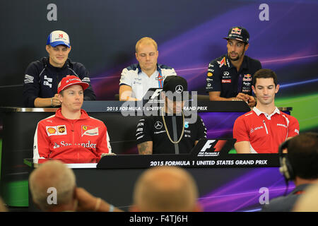 22.10.2015. Circuit des Amériques Austin, Texas, USA. Grand Prix de Formule 1. L'arrivée des pilotes et conférence de presse. Martini Racing Williams &# x2013 ; Valtteri Bottas, Sauber F1 Team &# x2013 ; Marcus Ericsson, Mercedes AMG Petronas &# x2013 ; Lewis Hamilton, la Scuderia Ferrari &# x2013 ; Kimi Raikkonen, Infiniti Red Bull Racing &# x2013 ; Daniel Ricciardo et Manor Marussia F1 Team &# x2013 ; Alexander Rossi Banque D'Images