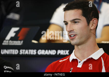 Austin, Texas, États-Unis. 22 octobre, 2015. ALEXANDER ROSSI des États-Unis et Manor Marussia F1 Team parle lors de la conférence de presse de la Formule 1 2015 United States Grand Prix sur le circuit des Amériques, à Austin, Texas, États-Unis © James Gasperotti/ZUMA/Alamy Fil Live News Banque D'Images