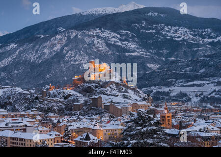 Sion, douanes, Suisse, Valais, canton, ville, canton, ville capitale, Valeria, crépuscule, les lumières, l'éclairage, l'hiver Banque D'Images