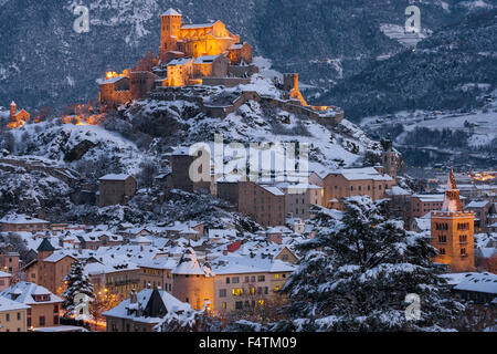 Sion, douanes, Suisse, Valais, canton, ville, canton, ville capitale, Valeria, crépuscule, les lumières, l'éclairage, l'hiver Banque D'Images