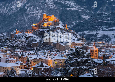Sion, douanes, Suisse, Valais, canton, ville, canton, ville capitale, Valeria, crépuscule, les lumières, l'éclairage, l'hiver Banque D'Images