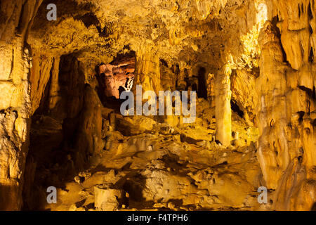 Grotte de calcaire près de Rudine, île de Krk, Croatie, Kvarner Bay Banque D'Images