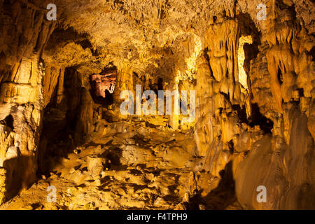 Grotte de calcaire près de Rudine, île de Krk, Croatie, Kvarner Bay Banque D'Images