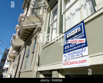 San Francisco, Californie, USA. 21 Oct, 2015. Les biens proposés à la vente dans la région de San Francisco, Californie, USA, 21 octobre 2015. San Francisco est l'une des villes les plus chères du United States de résider dans. Il n'a pratiquement été reprise par l'industrie de la technologie, ce qui a entraîné un afflux d'employés à la recherche d'un logement dans la ville. Photo : BARBARA MUNKER/dpa/Alamy Live News Banque D'Images