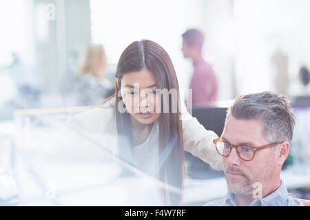 Business people working in office Banque D'Images