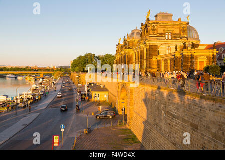 Art Academy, Terrasse de Brühl et terrasse la rive dans la lumière du soir, Dresde, Saxe, Allemagne Banque D'Images