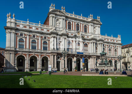 Le 19e siècle façade arrière du Palazzo Carignano sur la Piazza Carlo Alberto, Turin, Piémont, Italie Banque D'Images